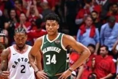 库里回应退役传闻：NBA传奇射手仍怀竞技热情，期待继续书写传奇